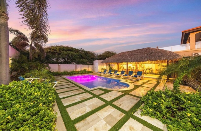 Outstanding Oasis 7BR 7BA Villa with Private Pool