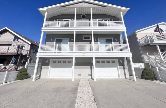 Outstanding views of the wetlands and inland waterway