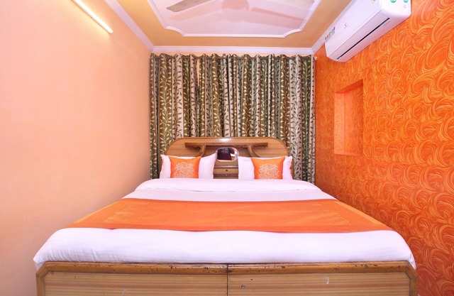 OYO 10384 Hotel Rajesh Palace