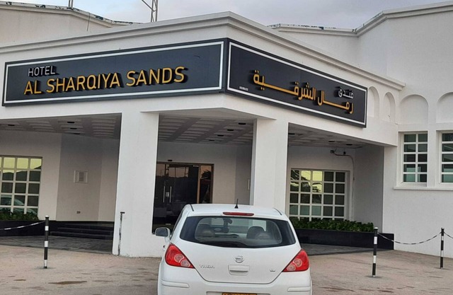 OYO 142 Al Sharqiya Sands Hotel