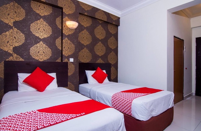 OYO 528 Andaman Sea Hotel