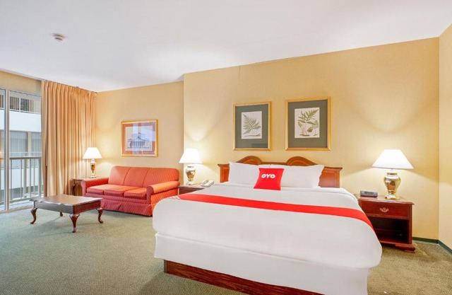 OYO Hotel St Louis Downtown City Center MO