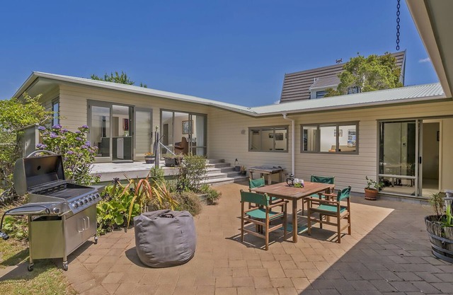 Oyster Haven - Cooks Beach Holiday Home