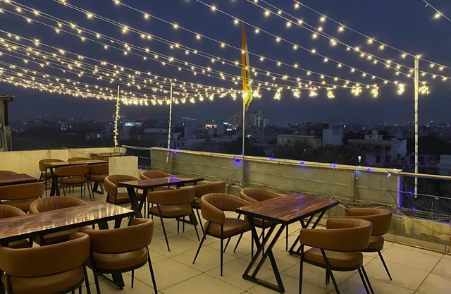 Oyster Pearl Near Medanta Hospital Sec39