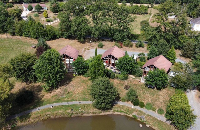 Périgord-Limousin Natural Park Timber frame house, Swimming pool