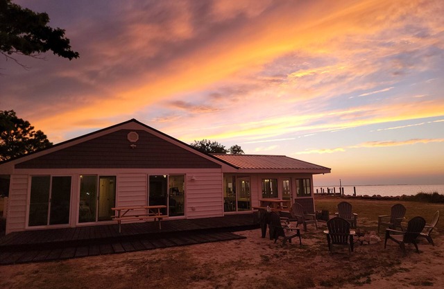 Promise Point, Bay Front home with dock 3BR 2BA surrounded by water