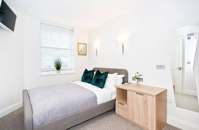 P4E Double Room Private Shower Wifi Air Con
