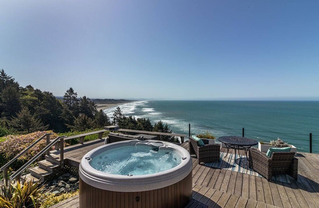 Pacific Dream - Luxury Cliffside Oasis w/Hot Tub!