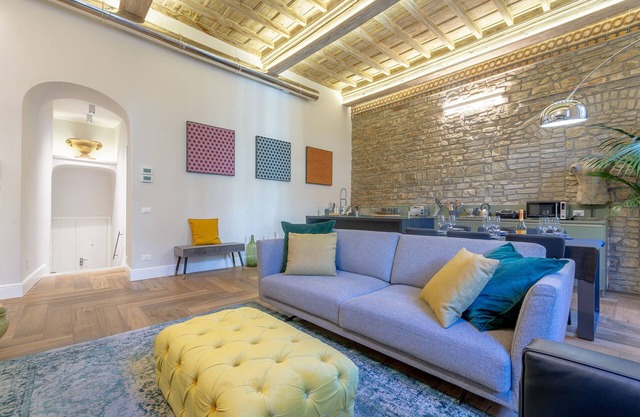 PALAZZO OF LORDS DESIGN LUXURY LOFT/APT WITH VIEW, FLORENCE