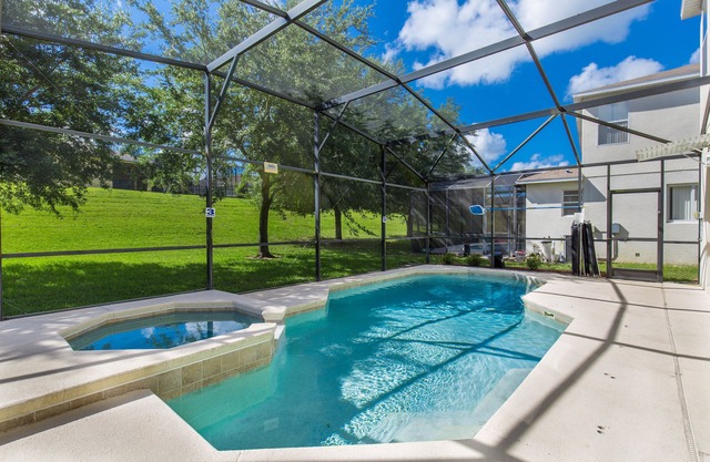 PALM BREEZE: Private Pool, 24/7 Support During Your Stay
