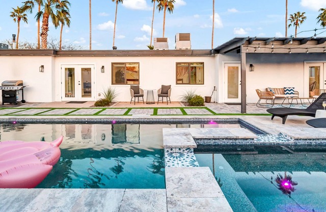 Palm Oasis by LuxeKey- New Pool & Spa in Scottsdale with Camelback Mountain View