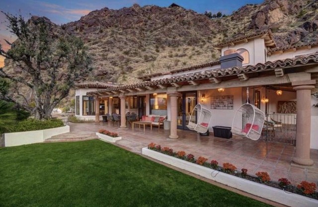 Palm Springs– 5 Bedrooms, Pool, Spa, Yard, BBQ, Views, By Downtown, Hiking, Dogs