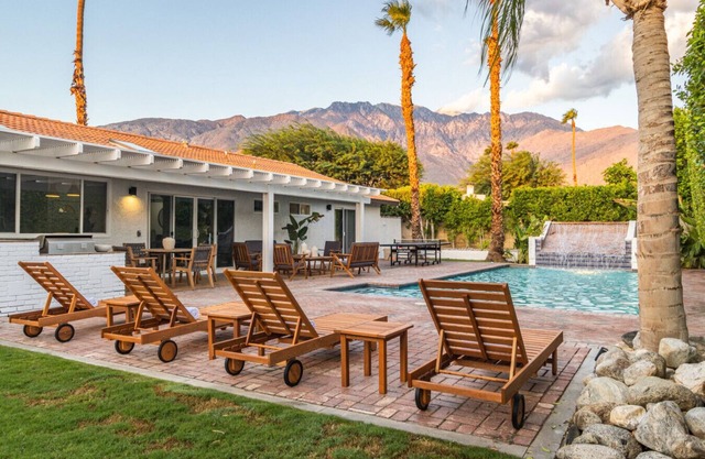 Palm Springs Villa for 12, Pool, Casita, Game Room