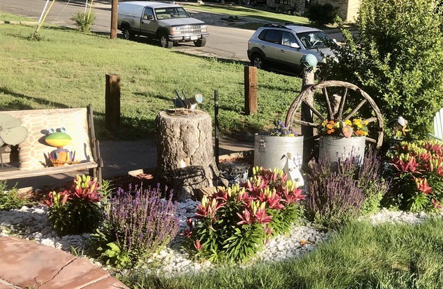 Palmer Park Oasis in Central Part of Colorado Spring. Private Hot Tub!