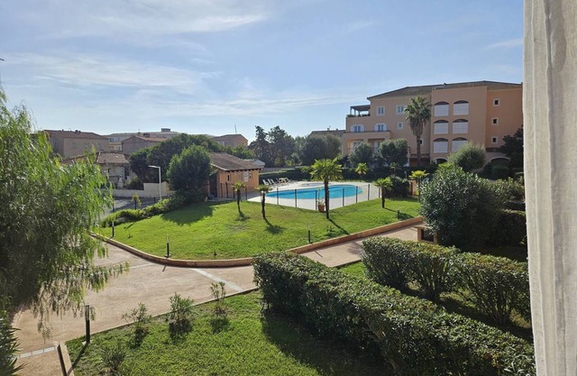 Palmeraie 406- Air-conditioned- pool view- beach and shops on foot