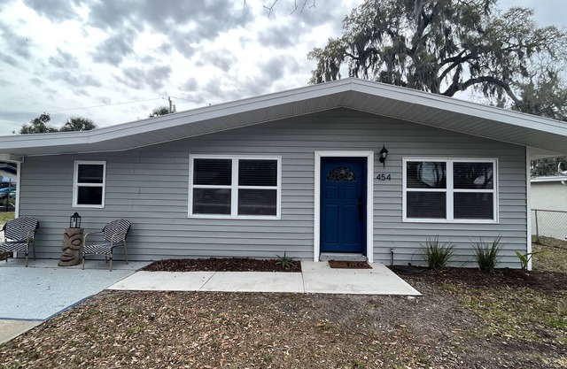 Palmetto Breeze-Coastal Retreat, Pet Friendly! Complete Refresh