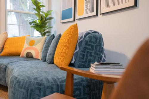 Palmetto Porch - Family Home Near Park Circle