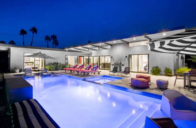 Palms at Park As Seen in Dwell Heated Pool, Spa, Mountain Views