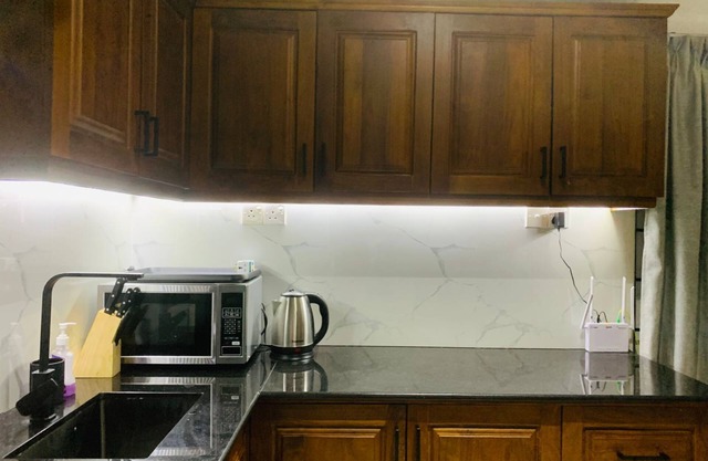 Palmwood Cottages - Ideal stopover closer to the airport and beach