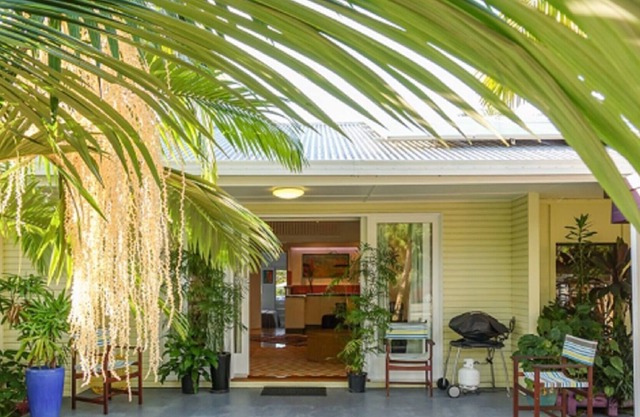 Pandanus House - Pet Friendly + 4th beds self contained unit, longer bookings.