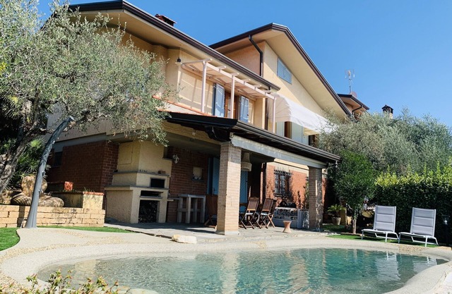 Panoramic villa in the hills