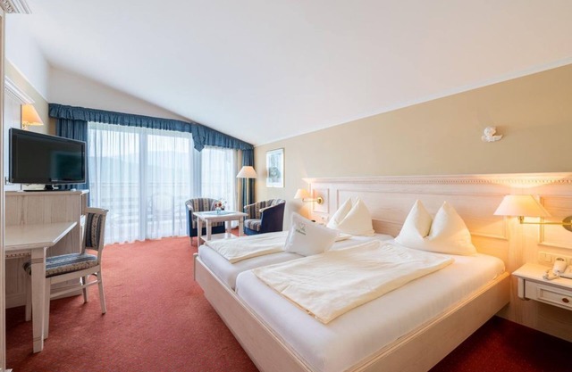 Panorama Zimmer mit Blick Über den See - Hotel Alexanderhof