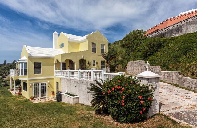 Panoramic Private Beachfront Home with Breathtaking Views