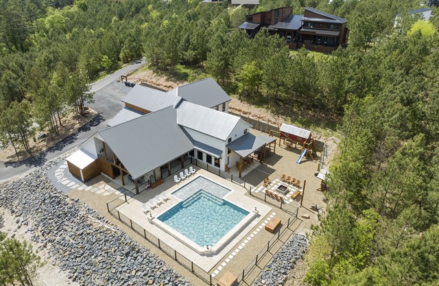 Papa Casa- 7bd with Pool and 2 Hot tubs