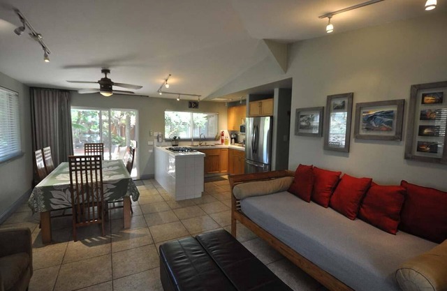Papaya 2: 2 bedroom 1 bath at Tiki Moon Villas