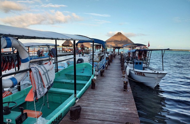 Papitos Bacalar Hotel and Marina