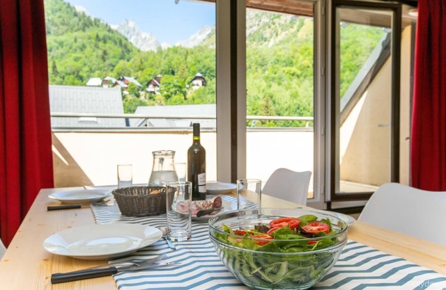 Parking, tv, 50-80m², Saint Colomban des Villards