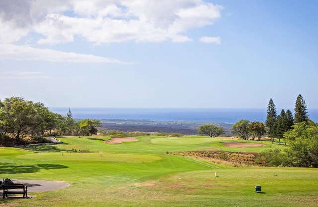 PARADISE OCEAN VIEWS & GOLF w/A/C + Pool/PickleBall/Tennis
