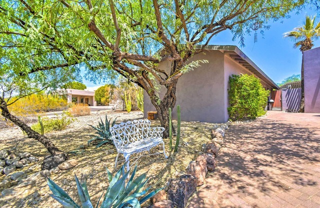Paradise Valley Cottage Near Hiking Trails!