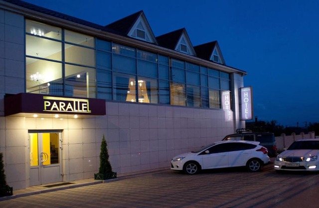 Parallel Hotel