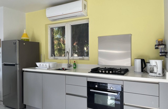 Parasasa ocean view - short drive/walk to beach