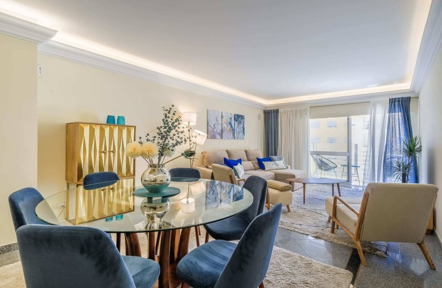 Parede Beach Apartment by Portugal Portfolio