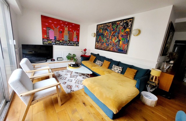 Paris 16th cosy apartment, quiet bright Trocadero Eiffel Tower Champs Elysées
