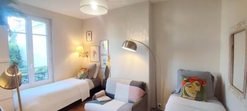 PARIS AUTHENTIC HOUSE Small, bright and calm studio