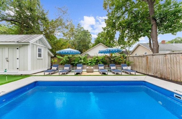 Park Circle Paradise - Pool, Putts & 3 King Suites