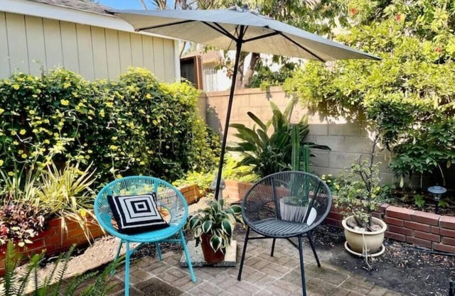 Parking, Private Yard. Fast Wi-fi. Washer and Dryer. Pet friendly. Close to Bart