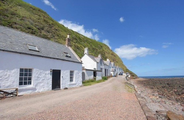 PARTAN COTTAGE, with a garden in Lower Burnmouth