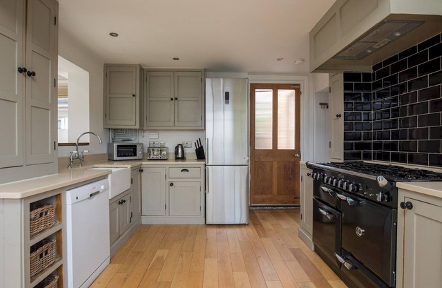 Pass the Keys | Brambles Spacious Home Sleeps 8 Legoland Windsor in 5mins