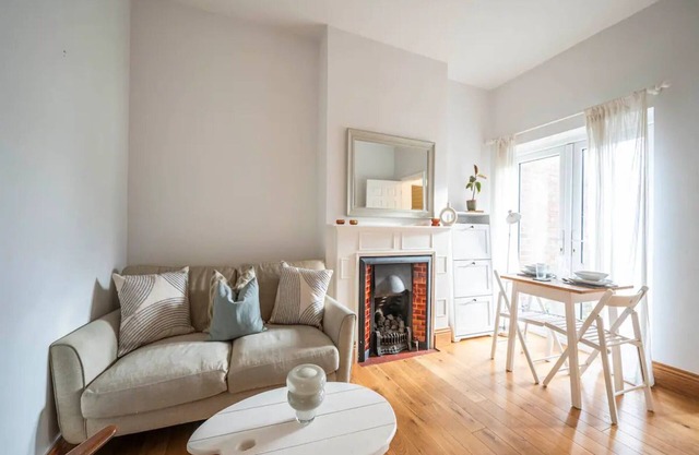 Pass the Keys | Hither Green ground floor flat with garden London