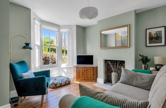 Pass the Keys | Large Terraced Home In the City