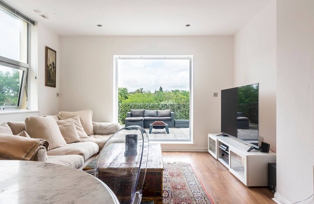 Pass the Keys | Luxurious Flat with Large Private Terrace