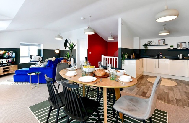 Pass the Keys | Perfectly located stylish 2 bed home with Parking