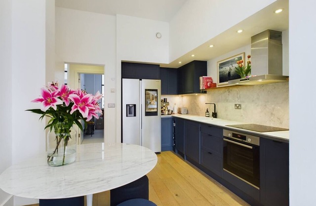 Pass the Keys | Perfectly Located Apartment