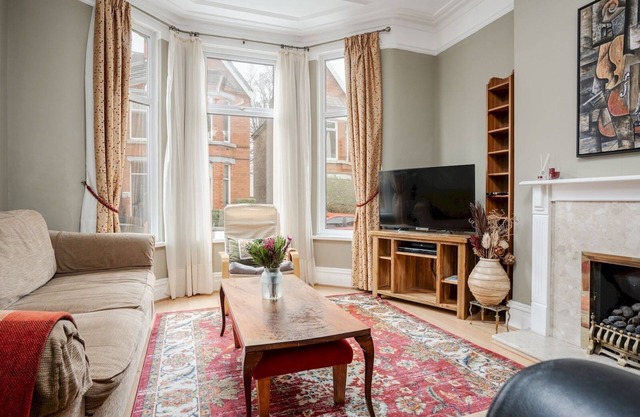 Pass the Keys | Spacious and Comfortable 3 Bed Home in Birkenhead