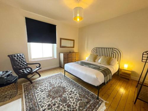 Pass the Keys Spacious Garden Home in New Mills - Pet Friendly