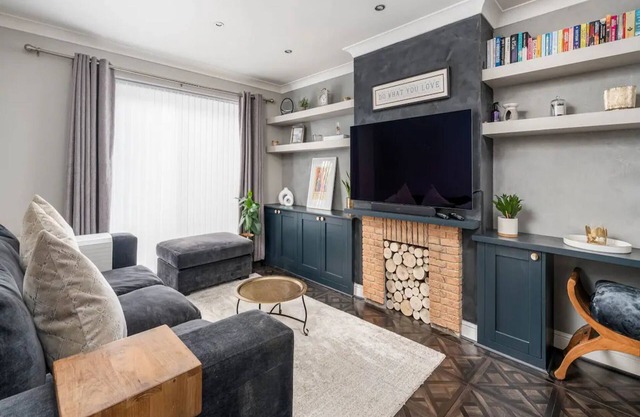 Pass the Keys | Stylish Modern 3 bed house with Parking
